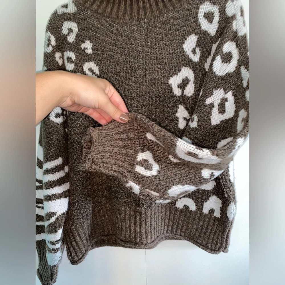 Cute & Unique Pattered Brown & Cream Nine West Turtleneck size Women’s XL - Picture 5 of 7
